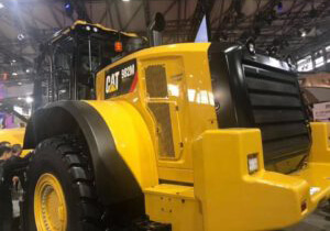 SMC發動機罩模具 SMC發動機罩模具